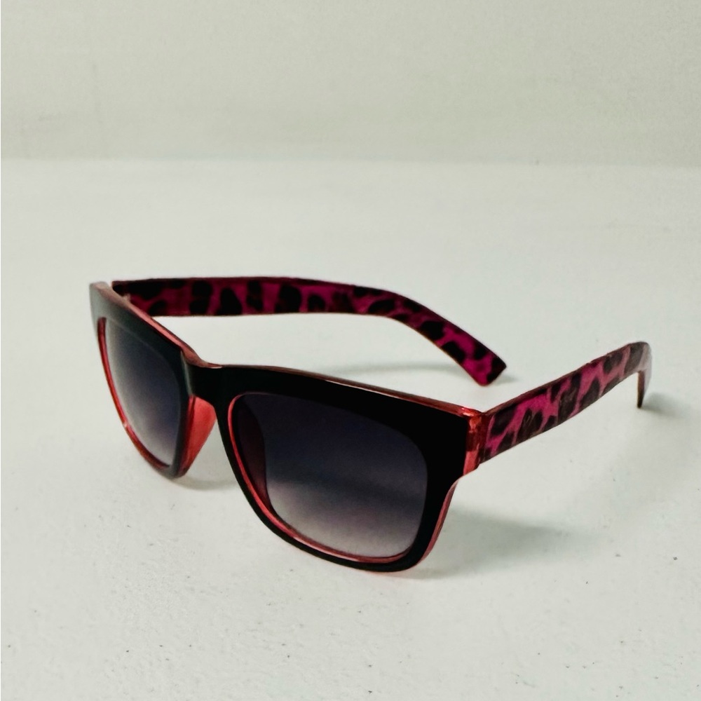 REDUCED. Betsy Johnson hot pink and black sunglasses UV Lenses. Gorgeous.